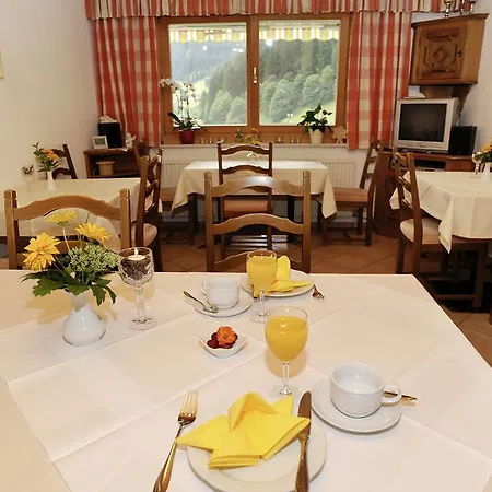 Haus Schoenlechner Homestay Gaschurn